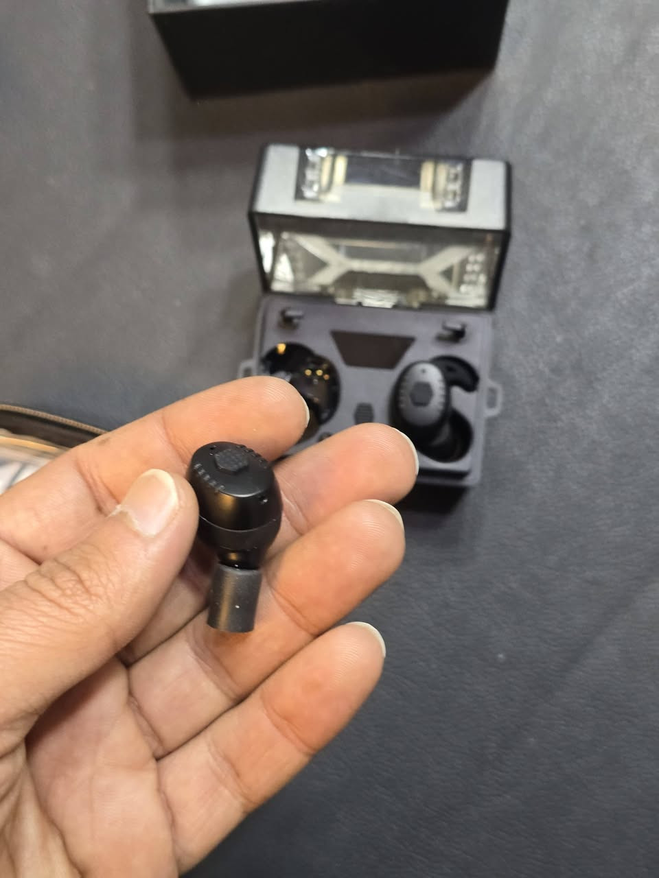 السلام عليكم
سماعه عزل ضوضاء
الي يفيده ينطي سعر طيب وبالعافيه


**إذا كنت صاحب هذا الإعلان وتريد حذفه لأي سبب، رجاءا أرسل رسالة إلى الدعم الفني**