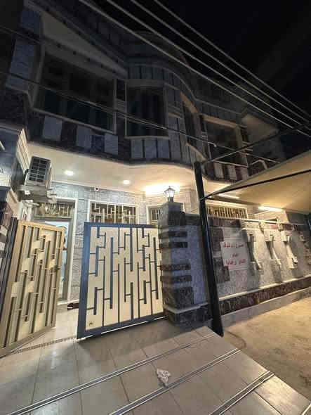 🖱️دار حديث للبيع 🖱️

📎بموقع مميز وابعاد مميزة

📐المساحة:90م. واجهة:9م. نزال:10م

بناء فول درجة اولى يحتوي:
الطابق الاول مطبخ واستقبال وحولي وغرفة نوم وخدمات
الطابق الثاني غرفتين نوم وخدمات
الطابق الثالث غرفة نوم

📎بالاضافة الى سبالت وكاونتر وشاشات 

📌الموقع: حي البنوك / شارع المنيسة

شارع نافذ عريض ١٥م ( قرب الشارع العام )

للاستفسار اكثر الاتصال على الرقم التالي 
*********** 

📍او مراجعة مكتب الدار للوساطة العقارية الكائن في حي البنوك بداية شارع الكنيسة من جهة الجسر
