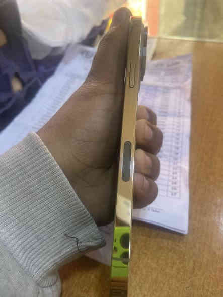 السلام عليكم 13 برو ماكس لون ذهبي جهاز امريكي جهاز فول نضافة بطارية 81 حقيقي حقيقي ذاكرة 256 جهاز مكفول من كلشي مكاني بغداد العبيدي السعر 650 وبيه مجال حك الجية جهاز فول ويخبل محدت اخر اصدار اجاوب فقط اتصال مشغول ***********
