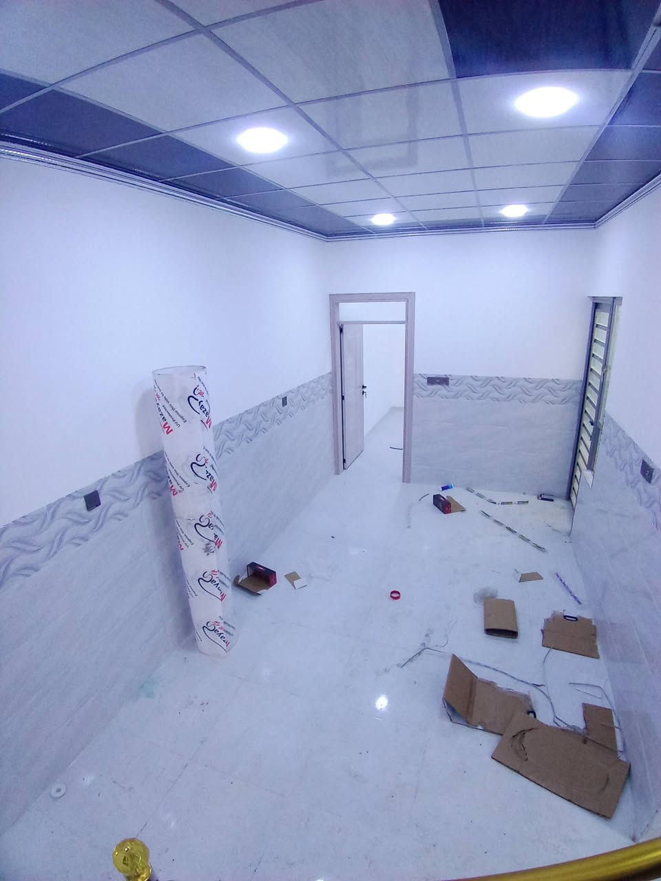 دار للبيع في حي الجاموس قرب ملايين الثاني سند 25 زراعي ملك صرف قيد الانشاء تسليم مفتاح المساحه 100 متر الواجهه 5 النزال 20 السعر 57 وبيها مجال الاتصال على الرقم الموجود على الشاشه) ***********) ***********
