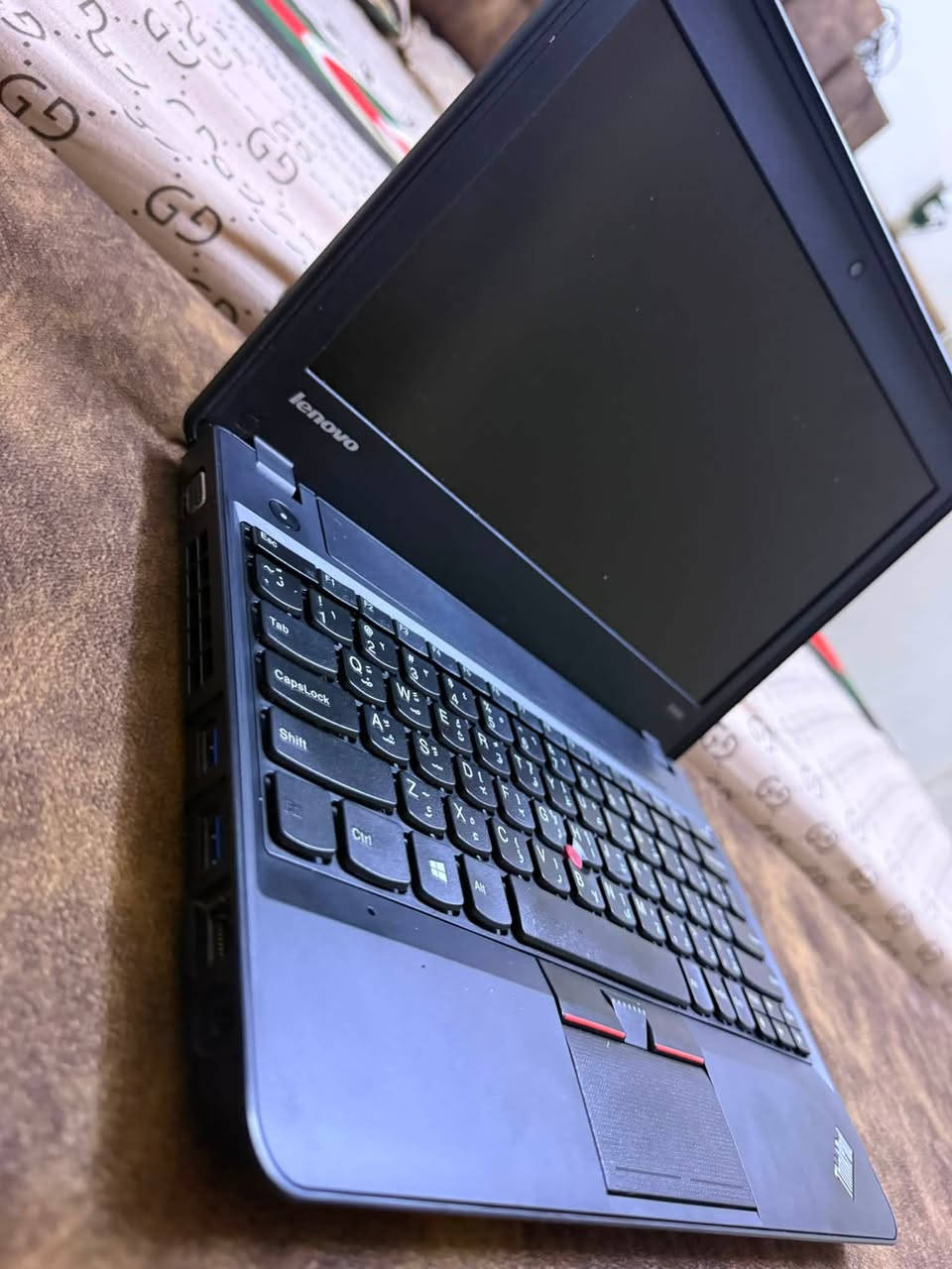 لابتوب لينوفو ثنك باد 

حجم شاشه 12
 
معالج AMD   اربع انويه جيل رابع 

هارد SSD 256

رام4 وقابل للتطوير الى 16 GB

وندوز 8

بطاريه جديده بلجيس غير مستخدمه 

منافذ 2 USB
منفذ hd

السعر : 125 الف
***********

