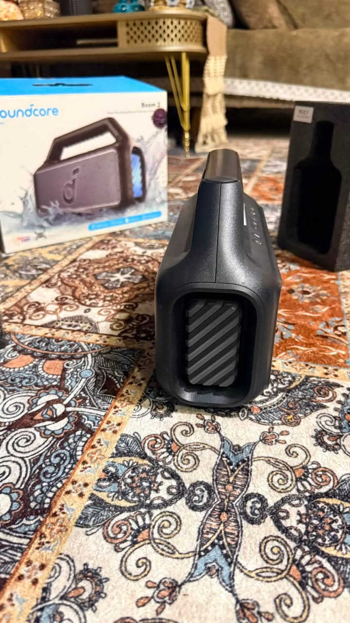 🔥 Soundcore Boom 2 (Open Box) 🔥

قطعة وحدة فقط وبحالة ممتازة.
بسعر 130 الف فقط.
جاي تنباع بسعر بحوالي 250الف 

✅ قدرة صوت 60 واط (تصل إلى 80 واط مع BassUp™)
✅ باس قوي وعميق
✅ بطارية تدوم حتى 24 ساعة
✅ مقاومة للماء IPX7 ضد الماء كليا تطفو عل ماء
✅ بلوتوث 5.3
✅ يدعم ربط أكثر من سماعة مع PartyCast 2.0
✅ شحن سريع ومنفذ USB-C
✅ يعمل كباور بانك لشحن الهاتف
سماعه مشهورة اب ادائهه العالمي  ابحث عن اسمه وشوف.
للتواصل واتساب ***********.
