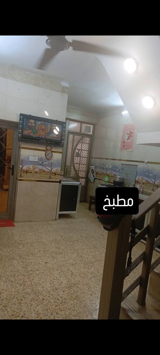 بيت للبيع مساحه 55 متر طابقين ونص بناء مسلح
سند 25 بالخطيب الزراعي
يحتوي على استقبال وحولي مطبخ +حمام و ترك داخله صحيات
الطابق الثاني غرفتين نوم
الطابق الثالث غرفة نوم + سطح
البيت بناء نظيف جدا كما موضح ب الصور 
للاستفسار *********** واتساب فقط
او للاتصال على الرقم ‏‪***********‬‏
