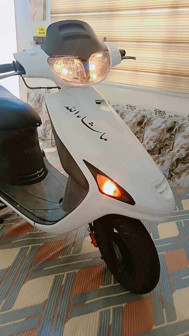 ***********
السلام عليكم دراجه جديده كلش نظافه 100بل100 كل شغال كيج بانزين كيلو متر سلف كهربائيات السعر 550النجف
