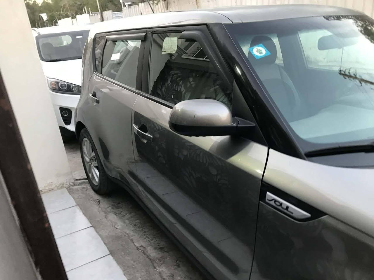 السلام عليكم
كيا صول وارد امريكي موديل 2018محرك 2000جي دي آي ماشية 109الف ميل ضربتها خلفية بيها جراد بنيد وقمارة رقم بغداد انكليزي وبأسمنا للبيع 100 ورقة
هاتف ***********
