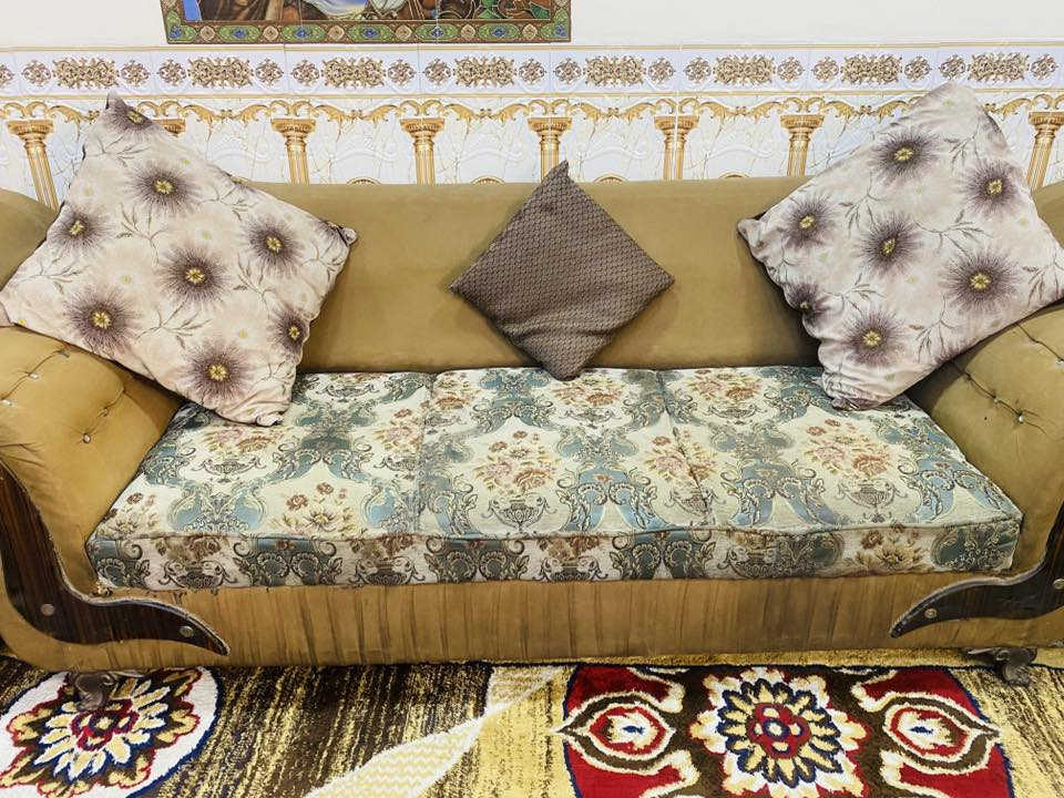 السلام عليكم تخم قنفات ثنين كبار واحد وسط وثنين زغار مثل ما تشوفون بل صور العنوان الكماليه المعوقين قرب صيدليه الرند هاذ رقم لهاتف اتصلو علي ***********
