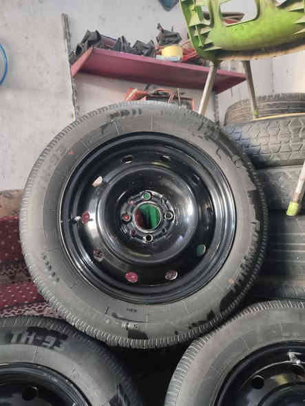 تخم ويل حديد الاصلي حجم 15مصبوغ حراري شرط الفحص بلبلنص لاعواج ولاتصليح جدد يرهم بيجو سمند أو بارص أو 405مع تخم تاير جديد حجم 15.65.185مشدود أقل الشهر بيع او مراوس السعر 200قفل مكاني نجف مكتب الرشيد ***********
