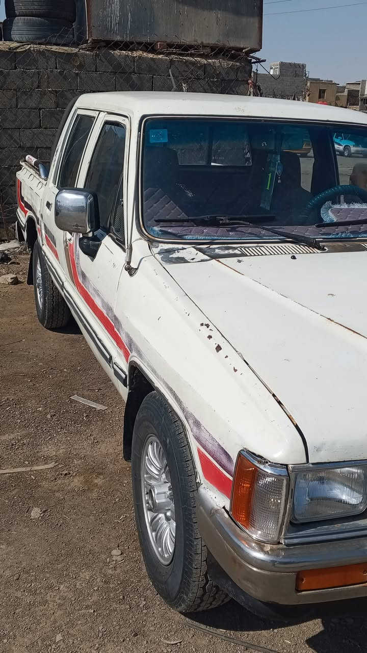 للبيع بيكم تيوتا 87 رقم بغداد دولي بسمي سنويه جديدة لغايه 2031  سياره نظيفه وجاهزه مكينه وكير حداديه كهربيات دوشمه تخم تاير سياره جاهزه سعره 47 ورقة وبيه مجال مكان  السياره بغداد  مكلف بلنشر ***********
