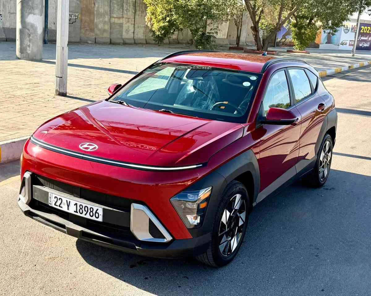 السلام عليكم للبيع فقط بدون مراوس 
هونداي كونا 2024 

ماشية (22) الف فقط جديده بوضع الزيرو  مرقمه اربيل تحويل وكاله مضمون حادث كلش بسيط نص باب مصبوغ فقط ايرباك برده بدون اي نقص

""مواصفات 
بصمة تشغيل
وبصمة ابواب
كاميرة دواره
تبريد قطعتين امامي وخلفي
شاحن لاسلكي 
ويل كب كروم
كشنات كهربائي
مصابيح LED أمامية.
مصابيح LED خلفية.
أضواء ضباب.
أضواء LED ساطعة خلال النهار
نظام الدخول الذكي.
نوافذ كهربائية.
محرك 2000 دوش
مداخل تايبسي
حساسات خلفية لصف السيارة
نظامي  Android Auto و Apple CarPlay.
نظام الملاحة GPS.
اتصال Bluetooth.
اتصال USB.
نظام تثبيت سرعة ذكي.
تشغيل المحرك عن بعد.
نظام تثبيت السرعة.
العنوان بغداد العطيفيه

للأستفسار *********** 

السعر 185 وبيهة مجال بسيط
