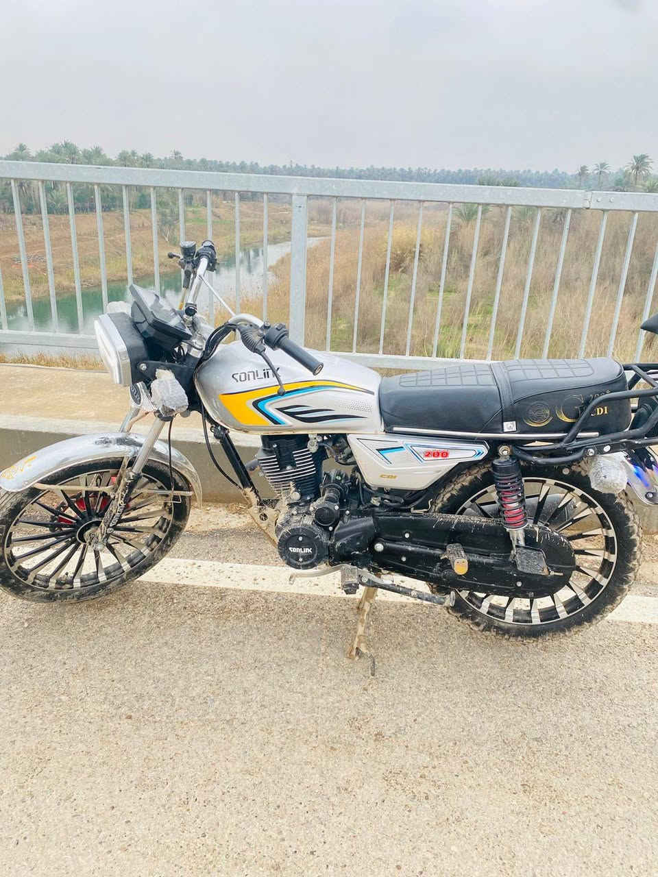 ياالله
سلام عليكم شباب دراجه سيفان للبيع  

لون سلفر 

درجة خير من الله شلعه معدل 

شرط طك فلين
جيب بانزين بيدك وتعال 

موديل 25محرك 200 cc

سعرهه775وبيهه مجال للطيبين هه***********

مكاني ديالى ناحيه السلام . قريت  (  اصريوات)📍📍

والي مايعرف بسعارهن ﻼ يكسر بحلال العالم 

نورنه بكلمه مثل وجهك الطيب
