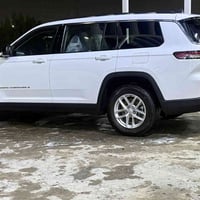 كراند شيروكي لاريدو • ٢٠٢٣ • ٦ سلندر ٣٦٠٠