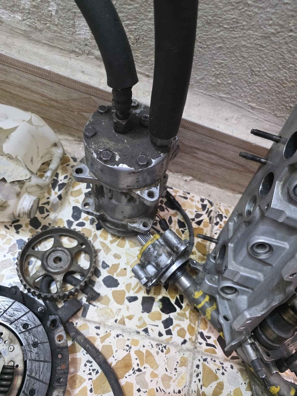 السلام عليكم اغراض للبيع مال بيجو 405 كل الغراض موجوده للبيع رقم الهاتف*********** واسط كوت
