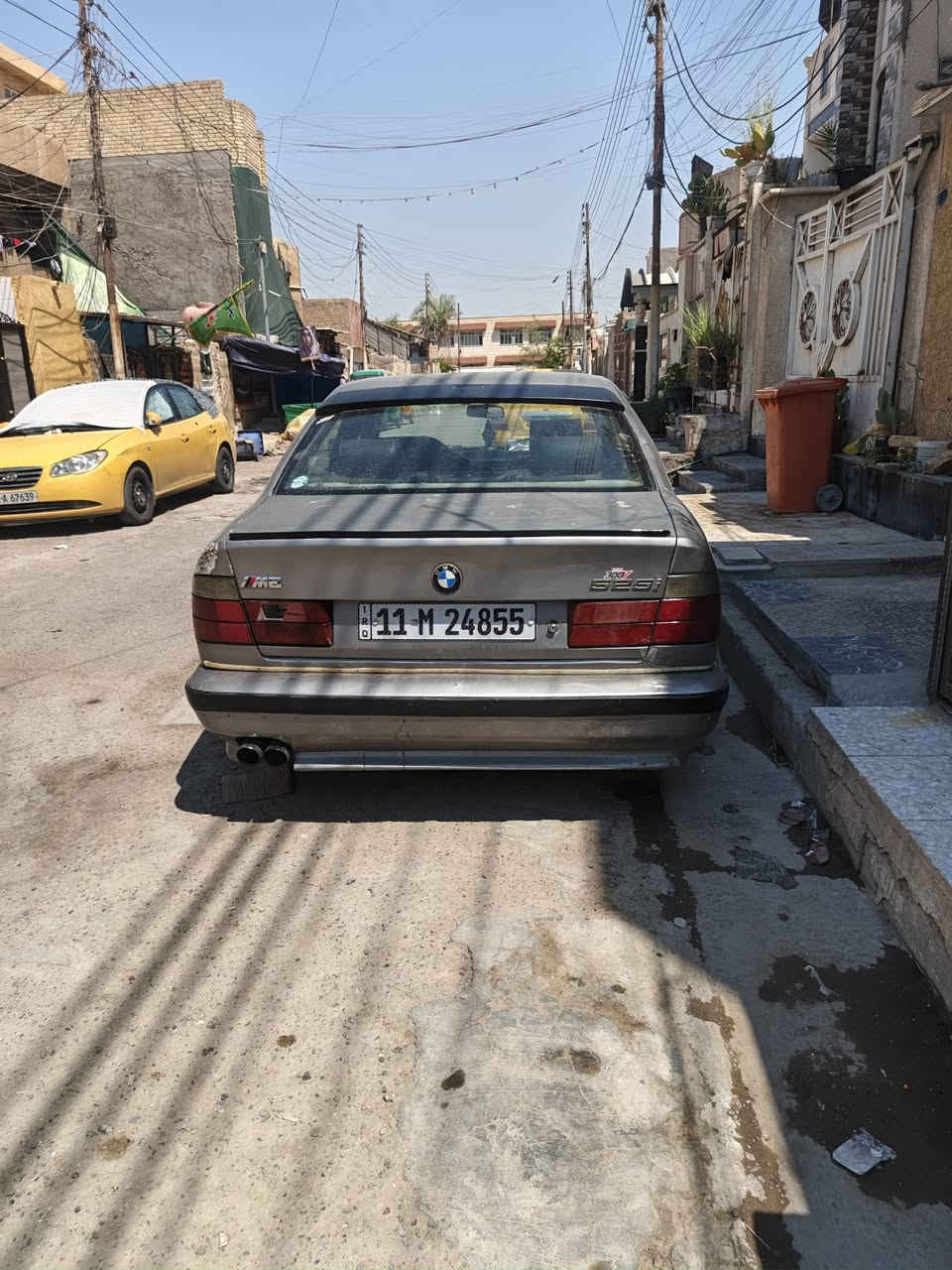 بيم   (525)موديل(92) السياره نضيفه مال جناي ما متعوبه السياره مصبوغه فقط حزام غرفتهه نضيفه المكينه مسكر فانوص كير اتو تايرات جدد ترايك وين متريد  تبريد شغل خير من الله بدون ضربه ولا خياس السياره  معروضه 63وبيهه مجال بصيط بل عافيه عل ياخذهه***********
