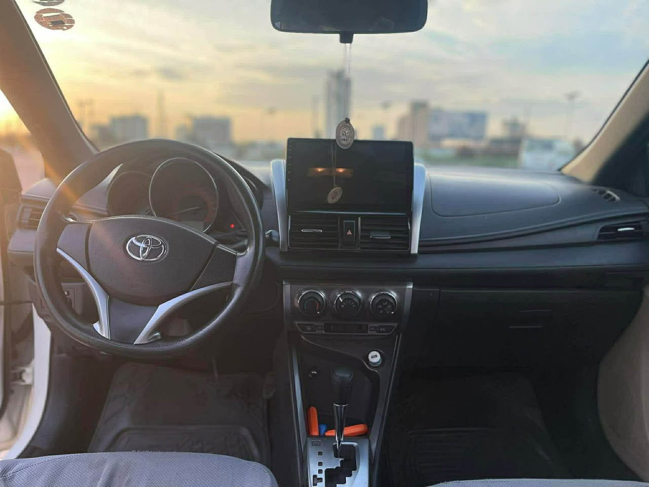 تويوتا ياريس ٢٠١٧ ماشية ١٣٦ الف موضح بالصورة و بها قطعتين بدون دواخل و شوية ملاحظات خفيفة من ورا و سعر بيها مجال بسيط و الباقي كلها بشرط أربيل, العراق


**إذا كنت صاحب هذا الإعلان وتريد حذفه لأي سبب، رجاءا أرسل رسالة إلى الدعم الفني**