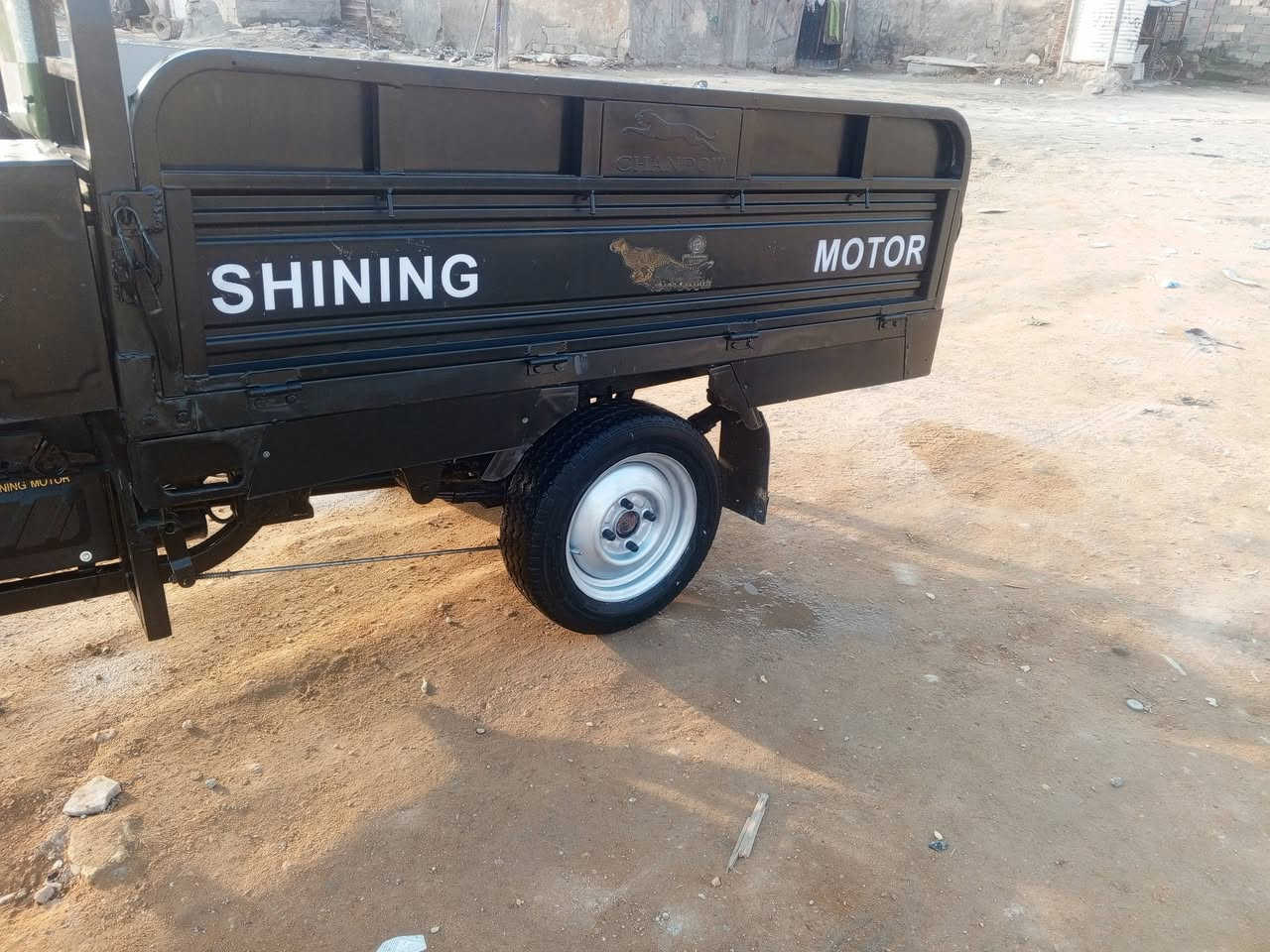 السلام عليكم ستوته للبيع موديل 22 مقفوله كفاله عامه اي نقص ما بيها اوراقها باسمي منع ماكينه 25 صار 11 يوم مشدوده تانت جديد صفاحيات جدد كهربائيات كلها شغاله مكان كربلاء ***********
