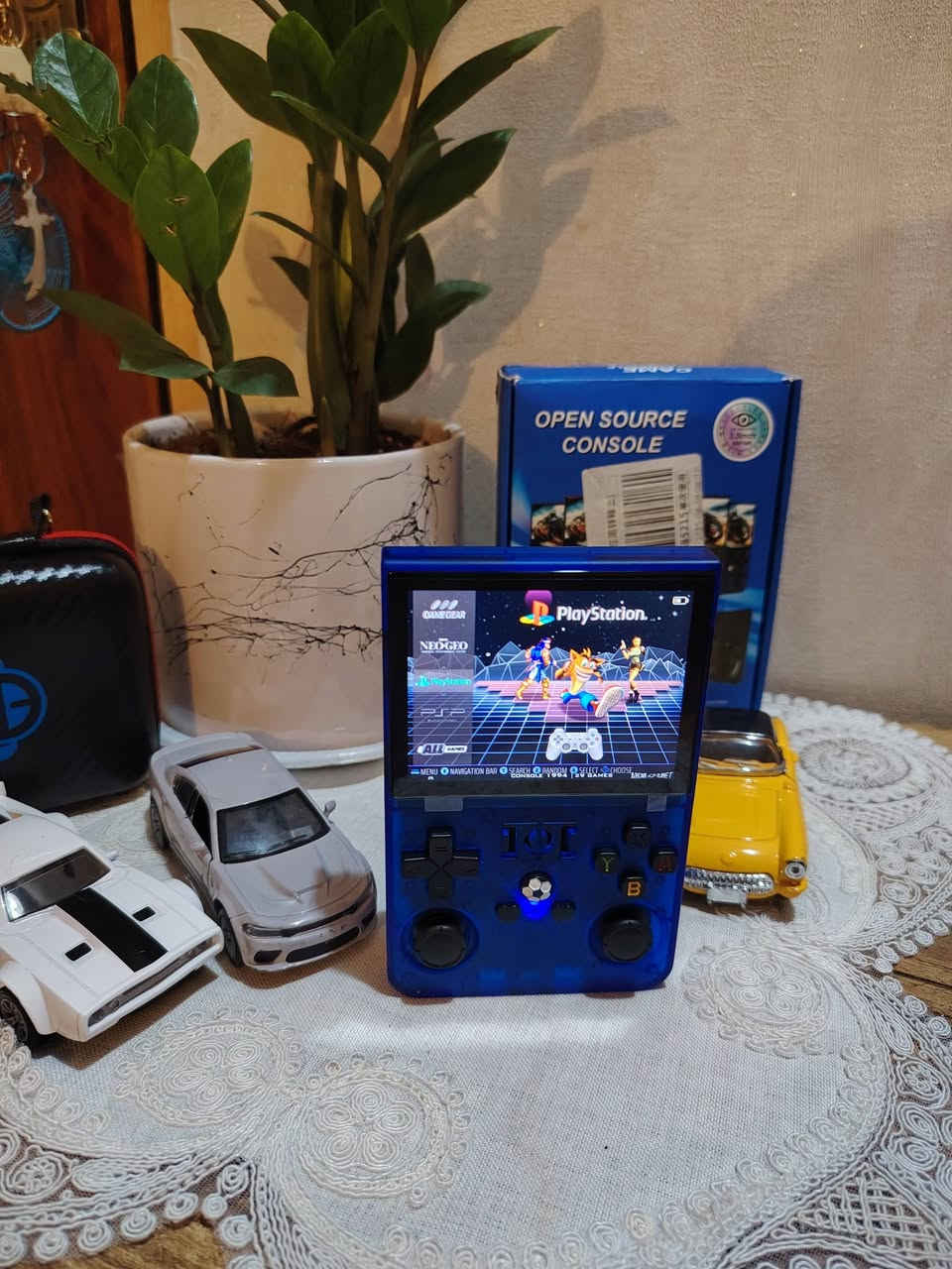 جهاز العاب محمول موديل r36pro
يحتوي على ذاكرة ٦٤ كيكا
يحتوي على محاكيات psp ps1 sega micro gameboy  
ومحاكيات كثيرة 
يحتوي على الاف الالعاب 
يجي معاه حقيبة جلد هدية اصلية 
السعر ٤٠٠٠٠ 
العنوان بغداد شهداء البياع 
***********
