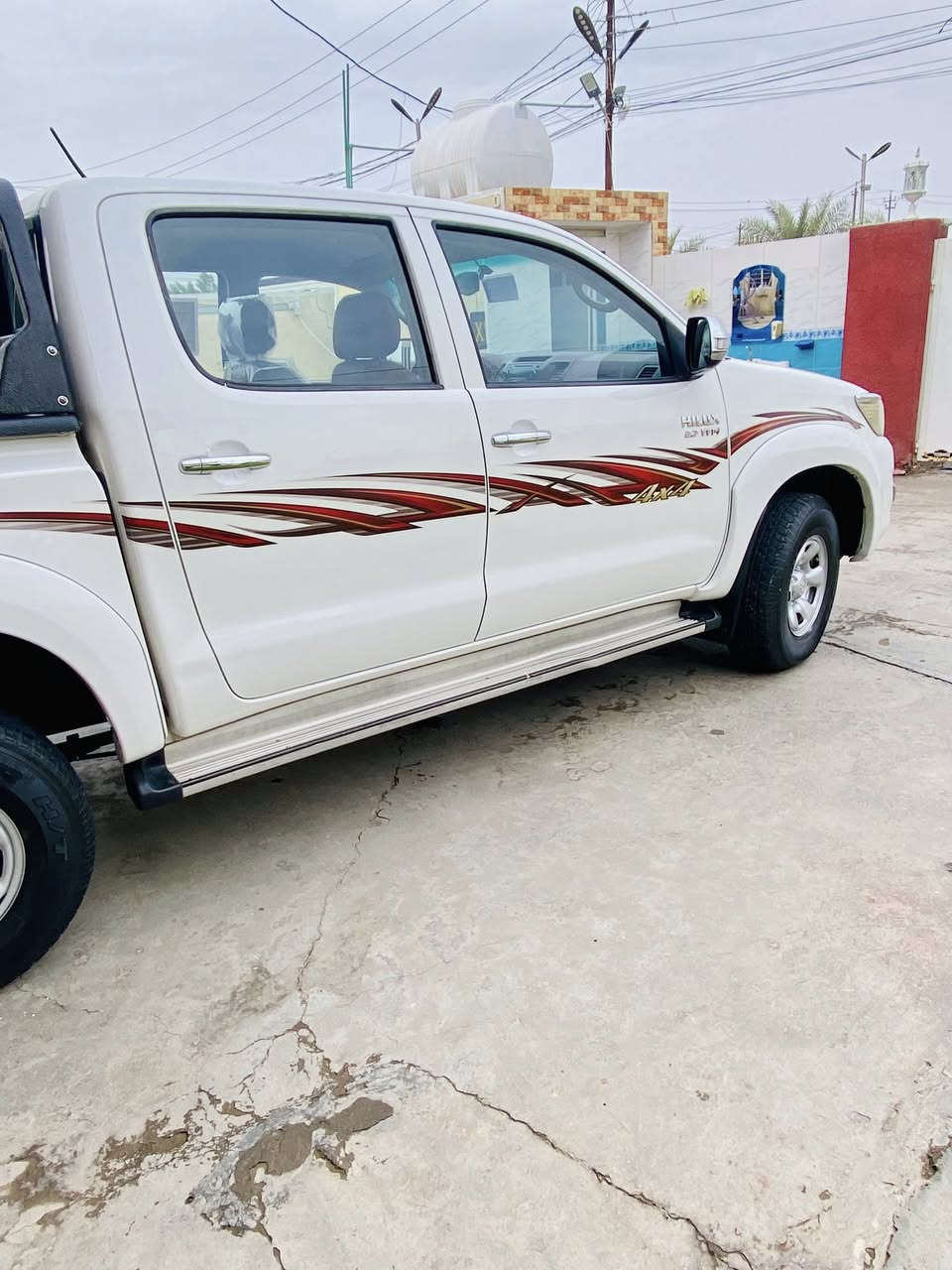 السلام عليكم
لييع هايلوكس بيكم 2014 كير اوتوماتيك
فورويل
رقم بغداد الجديد سنويه جديده 
مكفوله من صبغ والتبديل جاهزه السياره
حداديه جديده تايرات تخم مابيها نقص 
مكان السياره بغداد 
السعر (225) وبيها مجال 
الاتصال ***********
