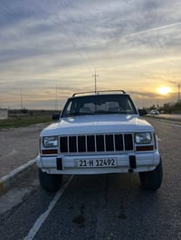 سلام العليكم سياره جيب شيروكي موديل ١٩٩٢ نص جملغ صبغ باقي كله علي بلاد...