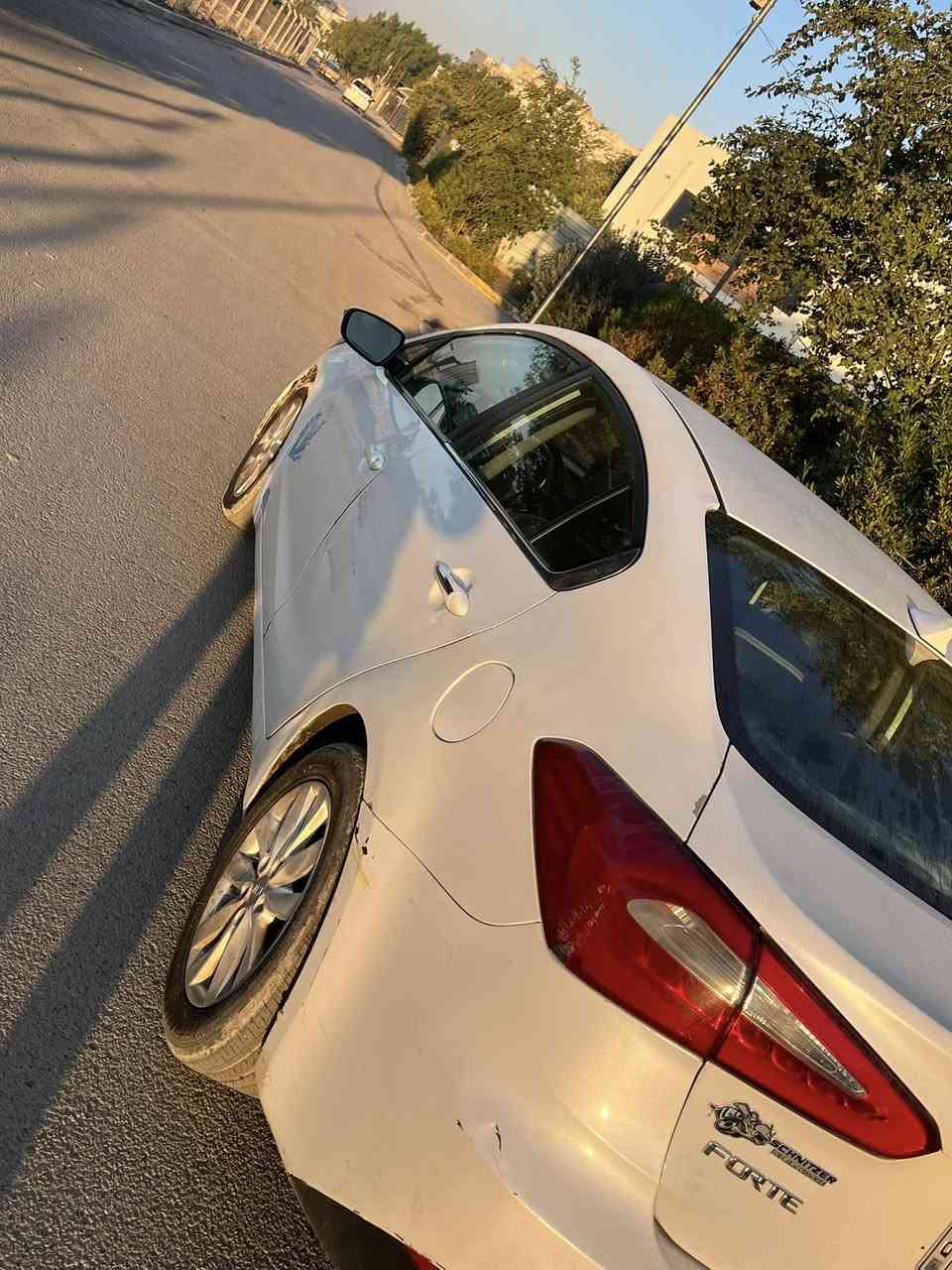 للبيع كيا فورتي موديل 2014 السعر 100 ورقه للاستفسار الاتصال ***********
