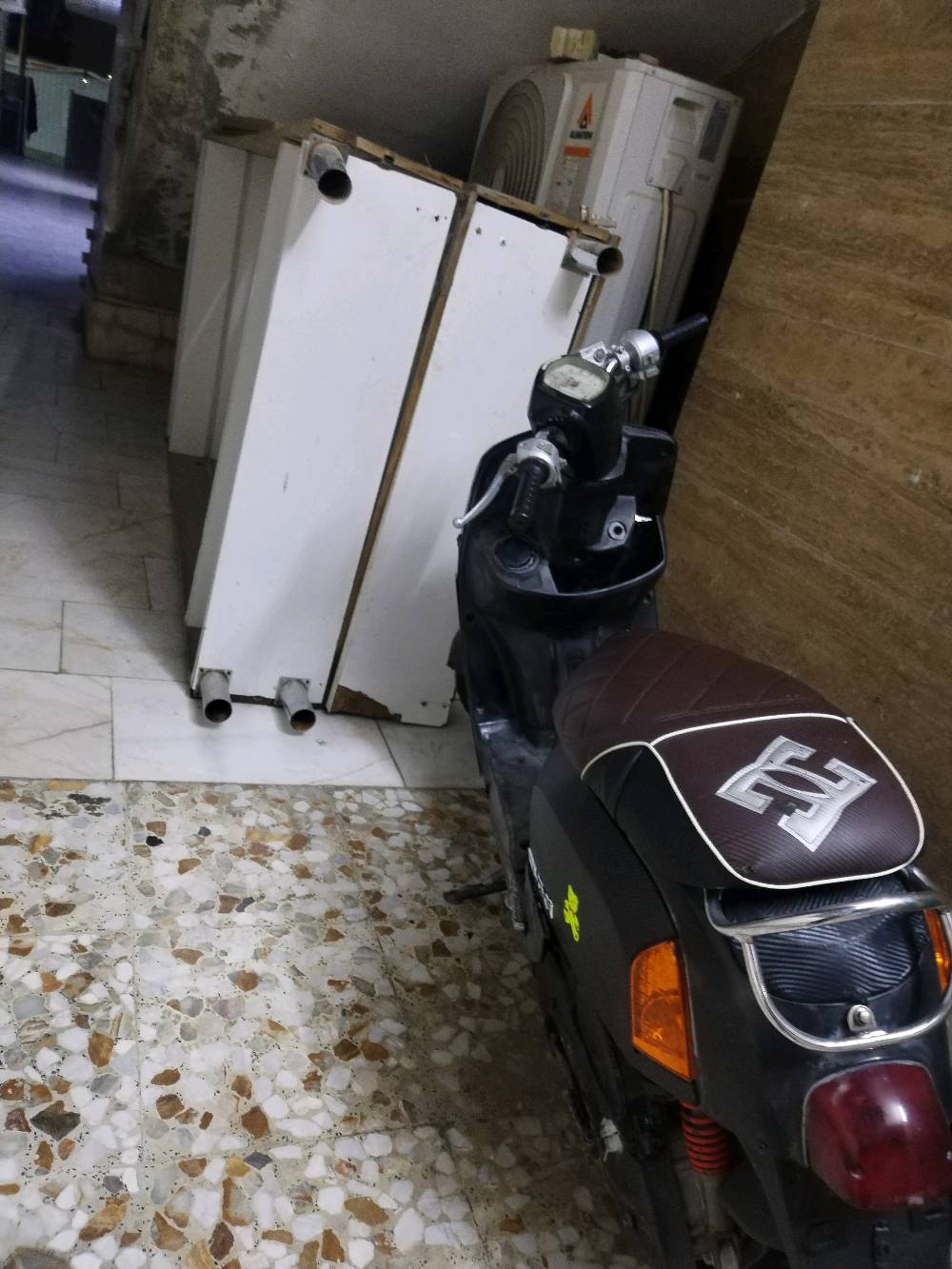 بغداد البياع شرطه الخامس. دراجه نضيف كلش مفتح اي نقص مابيه دراجه ناعمه كلش الله يشهد بس كبريتر شوي تعبان كهربائيات كله شغاله 