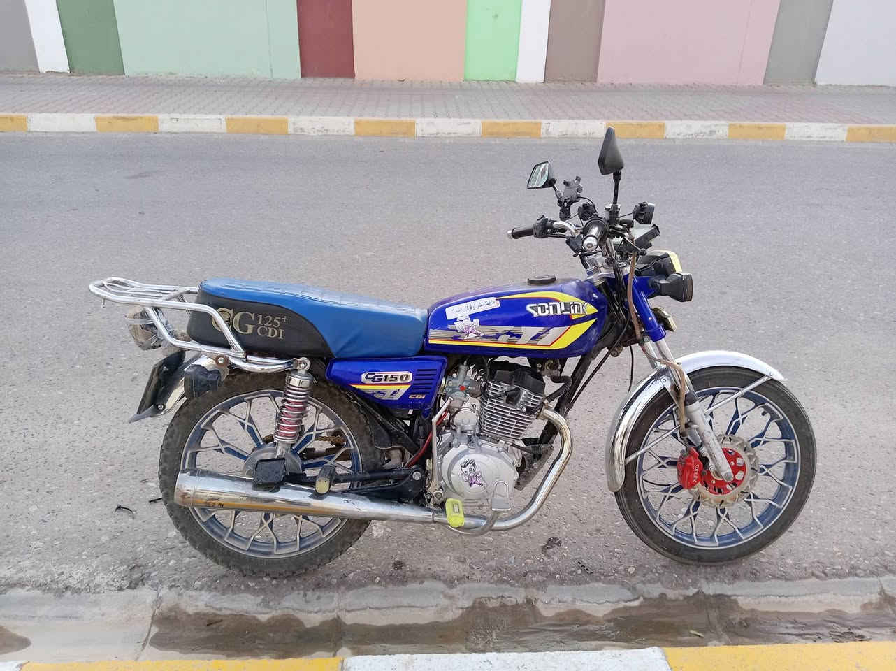 سيفان ٢٤ خمسة كير للبيع
محرك ما مفتوح والموطور مصور بدون غسل السعر خاص المو شراي لا يجي رقمي ***********
