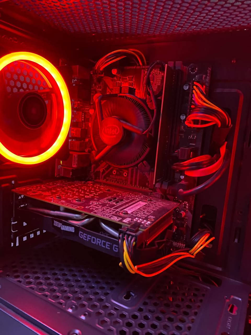 📌 المواصفات:
• كرت شاشة GTX 1660 Zotac 6GB
• معالج Intel Core i3-8100
• RAM 16GB 3200MHz
• SSD 128GB + HDD 500GB + 320GB
• مزوّد طاقة 650W 80+
• لوحة أم Gigabyte H310
• كيس Gaming نظيف

🖥 الشاشة: HP 24” IPS 75Hz
🔌 UPS 3000VA

📌 الحالة: مستعمل قليل الاستخدام، يعمل بشكل ممتاز
📍 الموقع: بغداد – العراق

سعر خاص وتدلل


**إذا كنت صاحب هذا الإعلان وتريد حذفه لأي سبب، رجاءا أرسل رسالة إلى الدعم الفني**