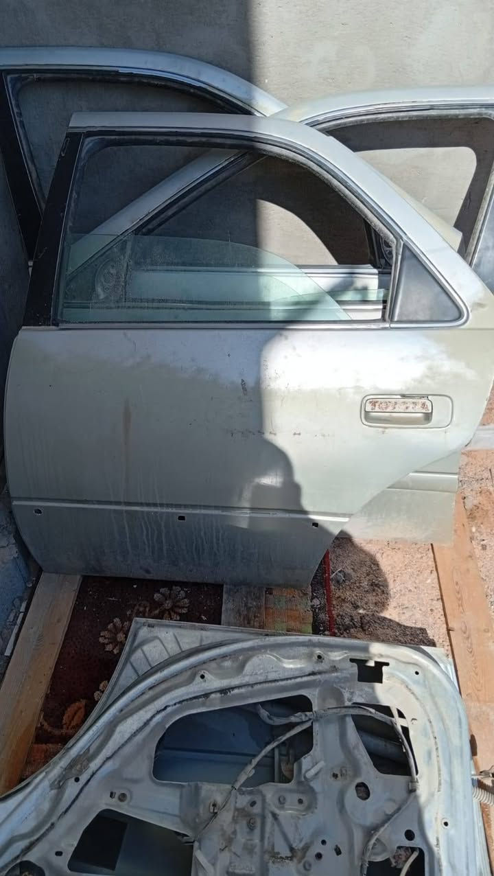 سلام عليكم بيبان كامري موديل 2000 ابو الجف كاملات بس بطاين مابيهن مامصبوغات بلاد السعر 4000 الف بيهن مجال اتصال ***********
