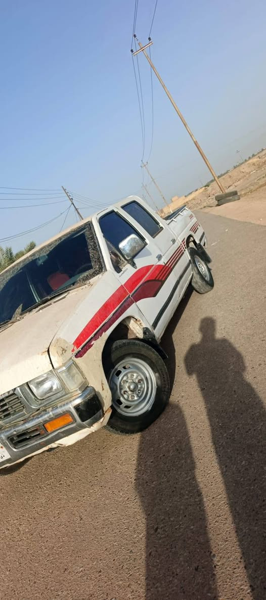 سلام عليكم نيسان للبيع 1993كير محرك شرط حداديه تخم تاير جديد رقم ذي قار باسمي السعر 40$  ***********

