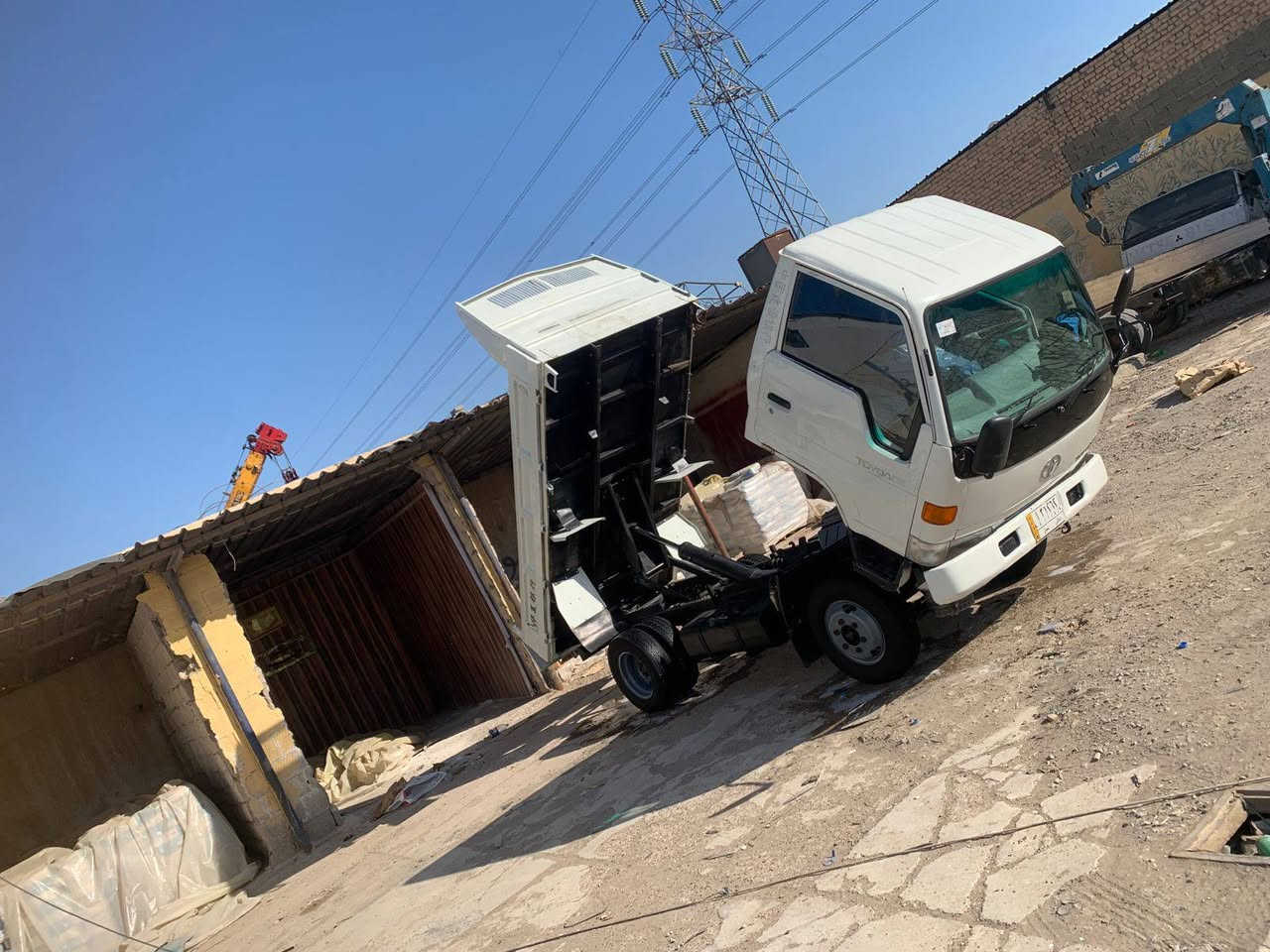 سلام عليكم للبيع تيوتة راس ثور قلاب مكينة ١٦ B لاصرف لابخار تخم تاير ١٥ موحد رقم ديالى الماني شاصي مكفول كير اكسل كهربيات شغاله دوشمة جديد مكان بغداد رقم هاتف غير متواجد عل نت ***********
