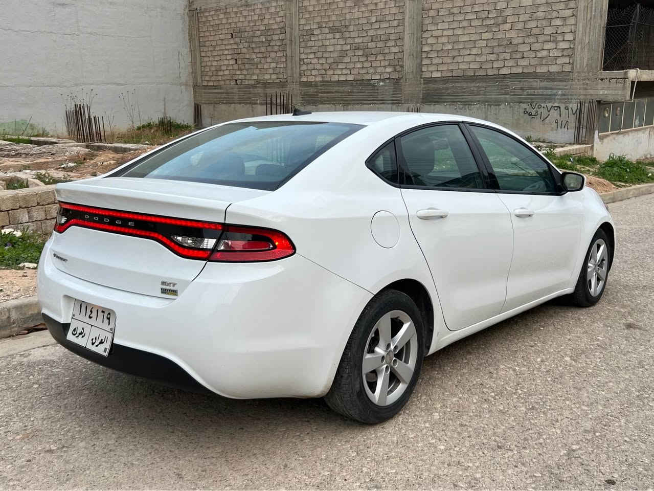 للبيع نقدا… دوج دارت ٢٠١٦… محرك ٤ سلندر… كير اوتو… السيارة كلين بدون ضربة صار بيهه طخه بسيطه بالهلال الخلفي فقط بين الباب والجاملغ… كلهه وضع شركة مابيهه برغي نقص… المكان دهوك… السعر ٩٣ ومجال… للاستفسار 
***********
*********** دهوك, العراق
