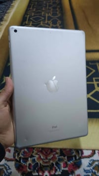 ايباد ٩ • ٦٤جيجا • يقطع بالتشغيل