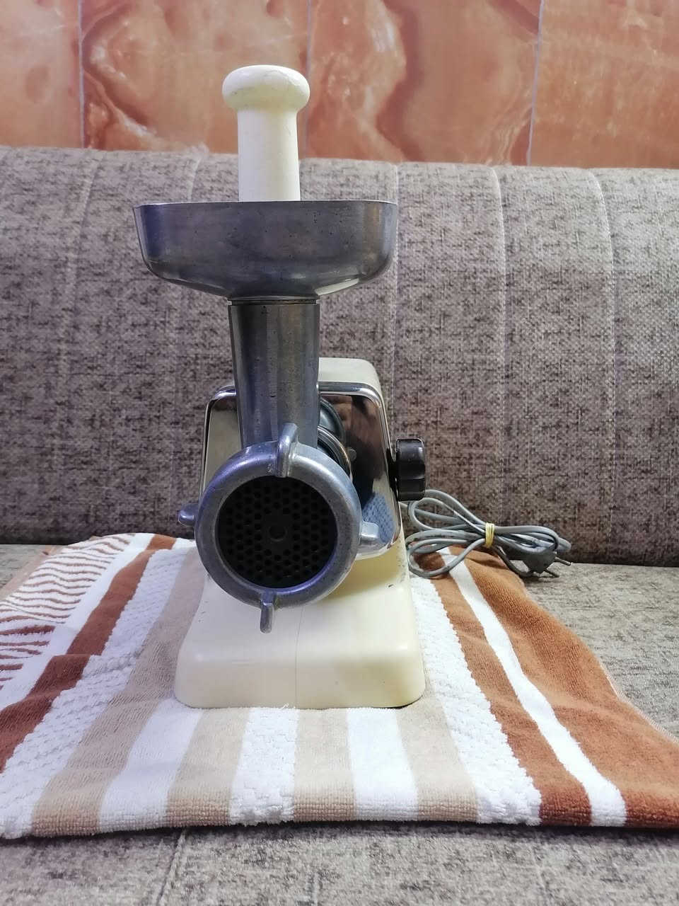 مثرامة لحم ناشيونال  نظيفه وبدون اي تصليح


**إذا كنت صاحب هذا الإعلان وتريد حذفه لأي سبب، رجاءا أرسل رسالة إلى الدعم الفني**