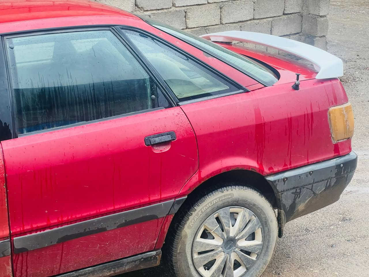 السلام عليكم
سيارة أودي موديل 90 شغالة كاملة كهربائيات كلها شغالة من الطارف للطارف گير محرك 
فحص صلاح الدين تريد تحويل تريد وكاله 
السعر ١٨ وبيها مجال 
***********
