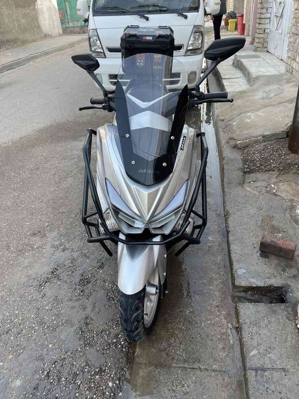 سلام عليكم دراجة شحن شبيهة ان ماكس دراجة نيضفة او حلوة بس جامة طاكة بل عرض او شوية شخوط مثل ما واضحة بل صور البطارية ليثيوم السعر مليون او نص قفل او هاذ رقمي غير متواجد على نت ***********
