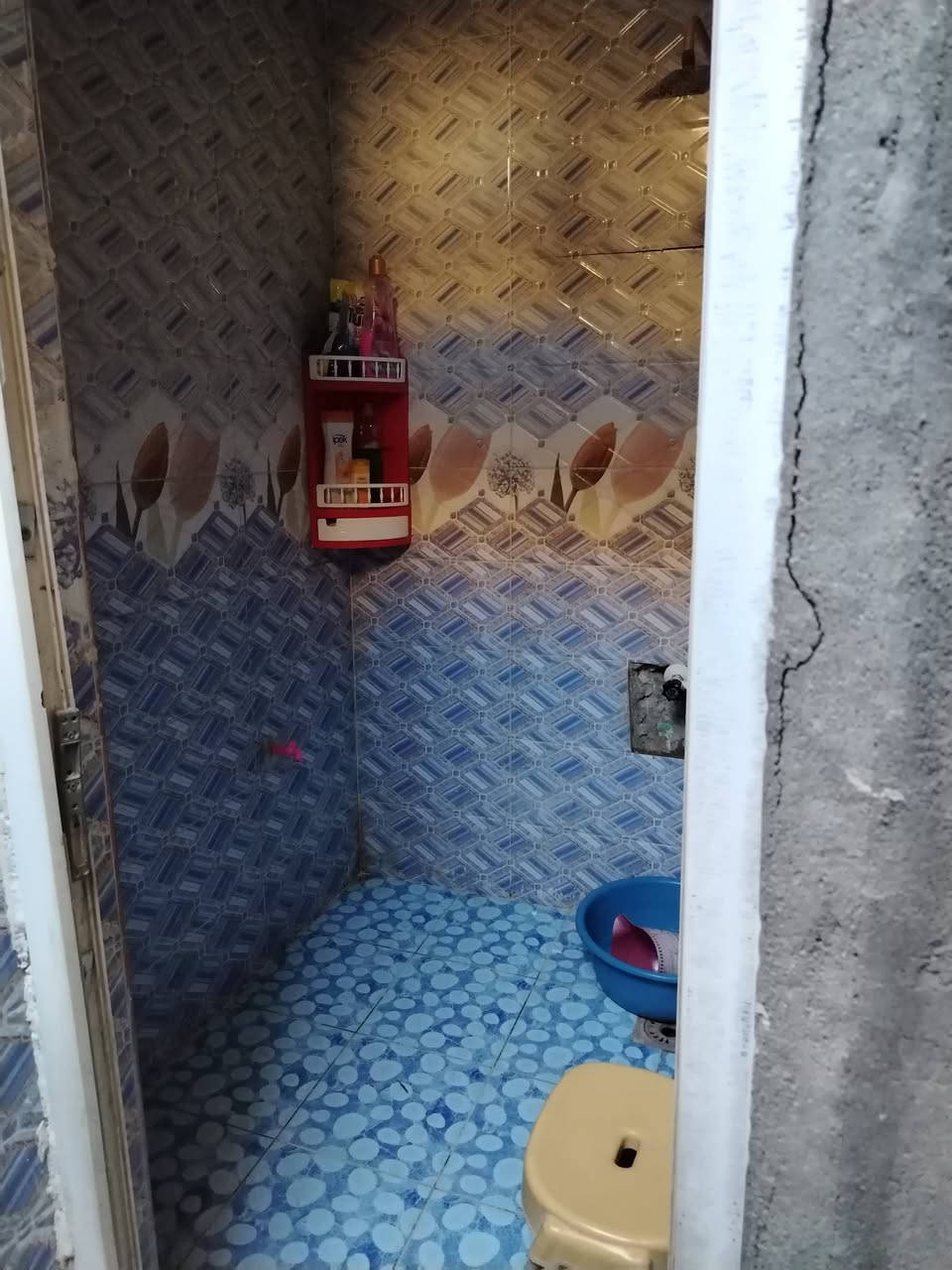 سلام عليكم ورحمة الله وبركاته بيت للبيع عنوان حي الفدا شارع أبو لبنان الفرع  مال المضاخه  طابو مساحته 110 خلفية 
بنيان حديث كونكريت مسلح بيتونه وستاره وشتايكر وغرفه وصاله وصحيات يعني بنيان جديد السعر70 وبي مجال رقمي وتساب نتصال موجود ***********
