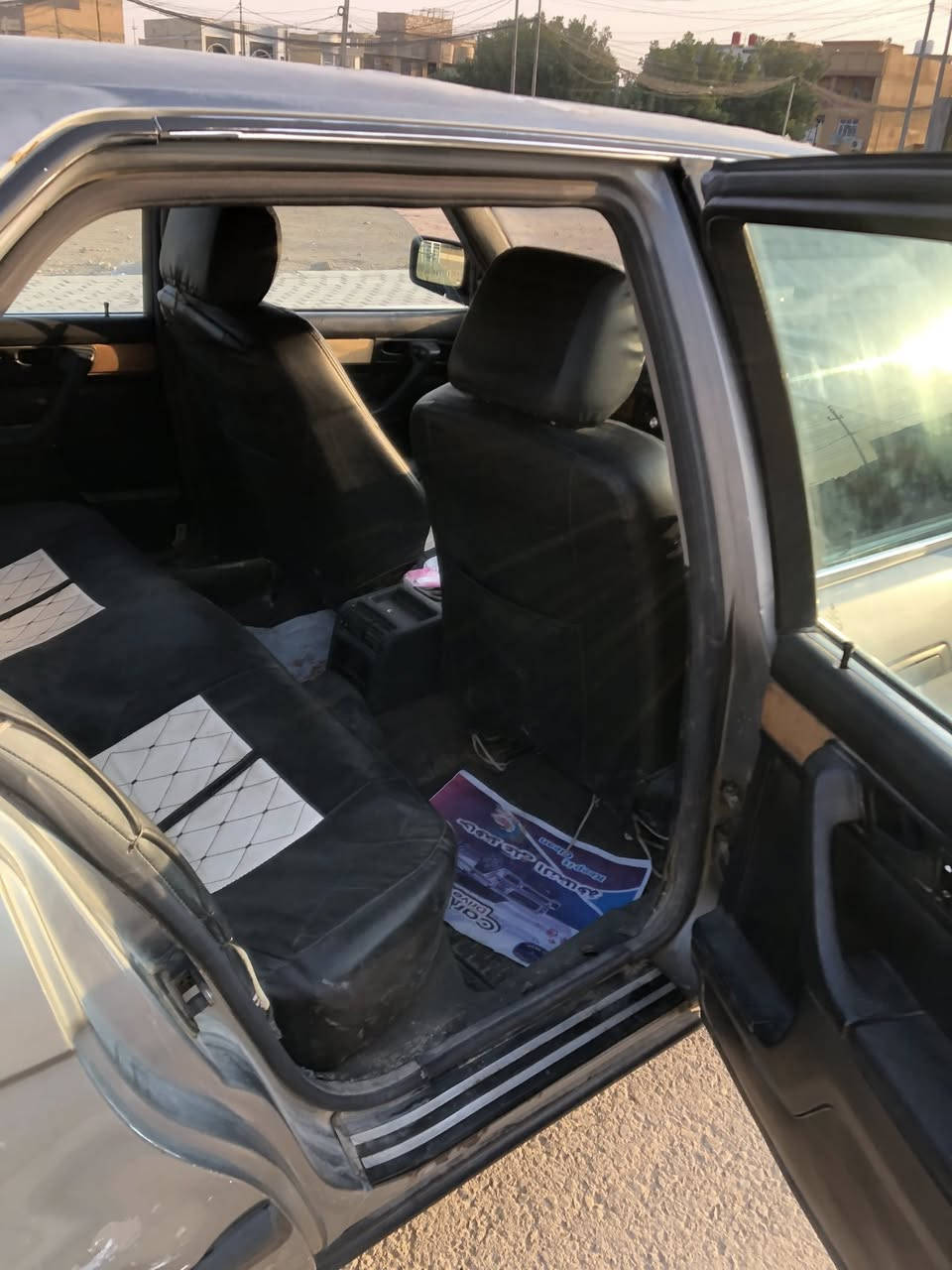 سلام عليكم للبيع بي ام رقم انبار مشروع وطني رقم انكليزي جديد بسمي مكينه وكير مكفولات مكينه جديده قبل شهرين شاده سياره ماشاء الله خير من الله مكاني كربلاء ***********
