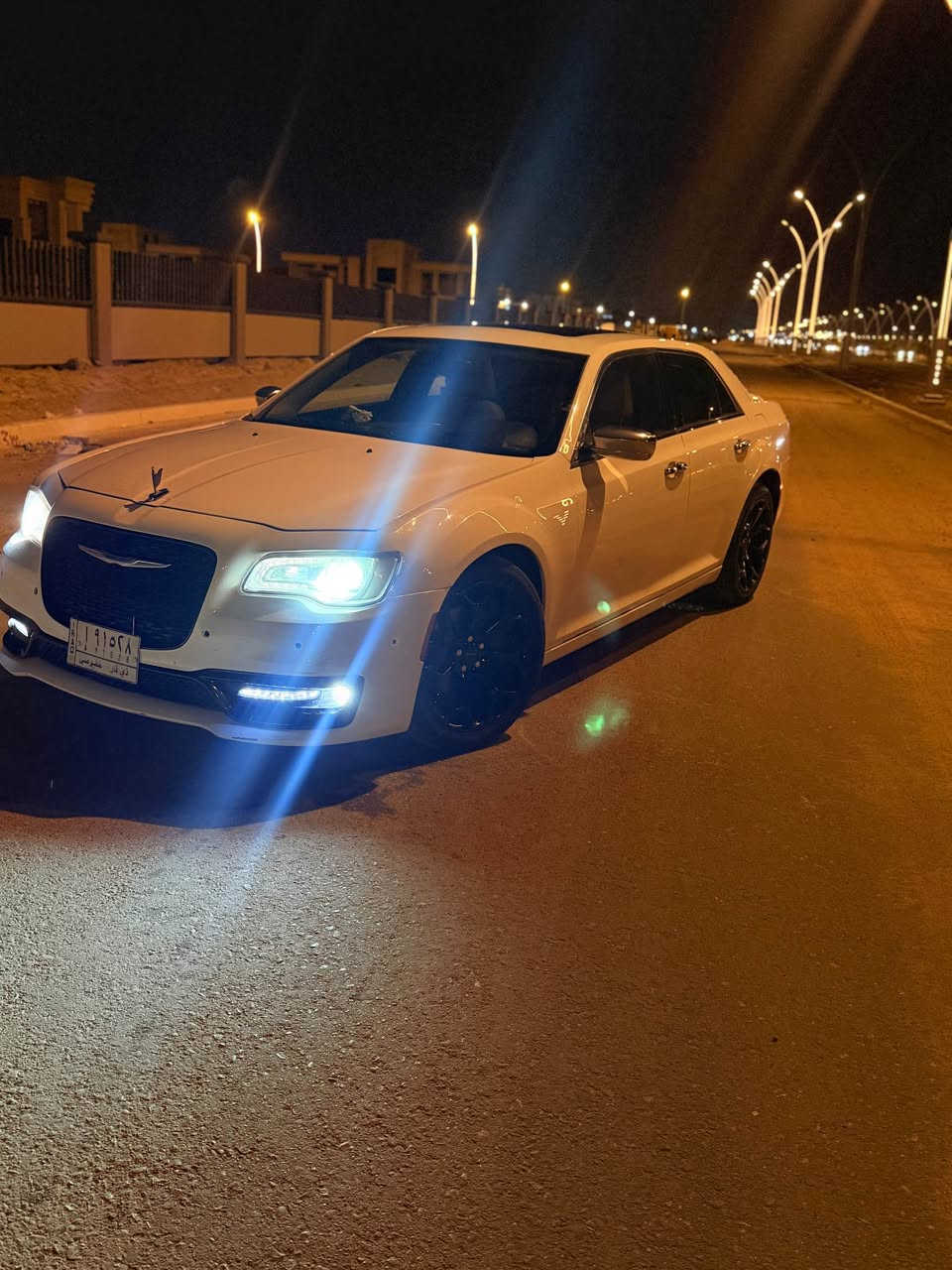 السلام اوباما للبيع مديل 16 تفاصيل كير محرك مكفول لون ابيض فئه c300 بانوراما. كامله تبريد كشنات  السياره كشنات جلد مالته لبلاد ما مبدلات منضومه زنون سماعات سستم كامل عزل سياره كلش حلوه ونظيفه فقط يرادلها بوليش + ويلات جديد العنكبوت سياره ورد كندي طابه بس بارد بل بنيد شبر ***********(البصره )سعر 195 البصرة, العراق
