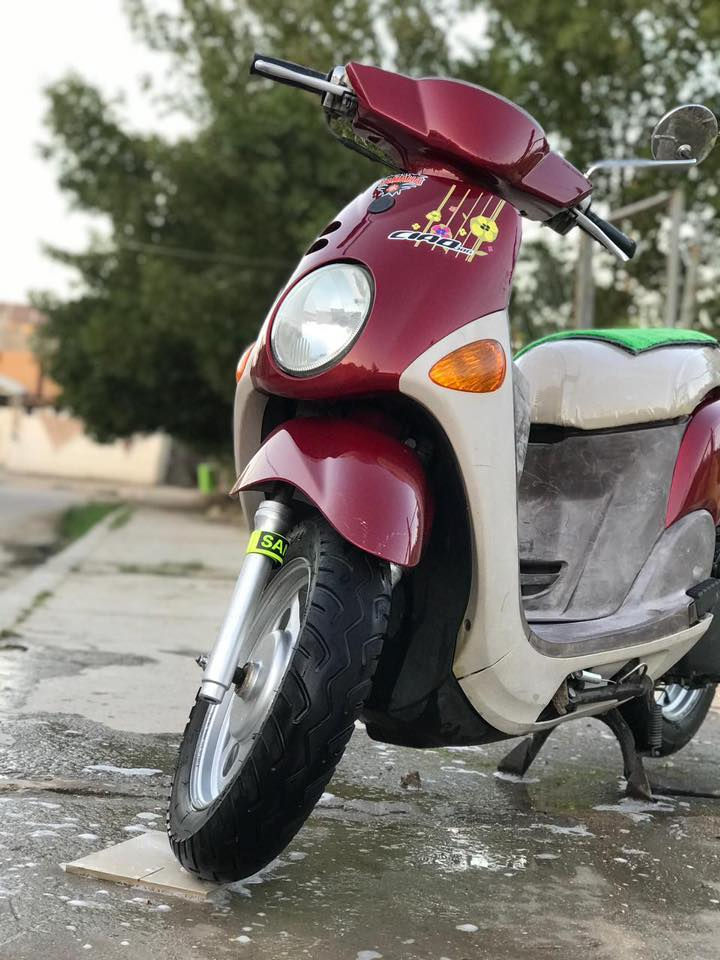 للبيع فله لون مميز وداخل كريمي كفاله عامه‭.
‭0771 890 7141‬
