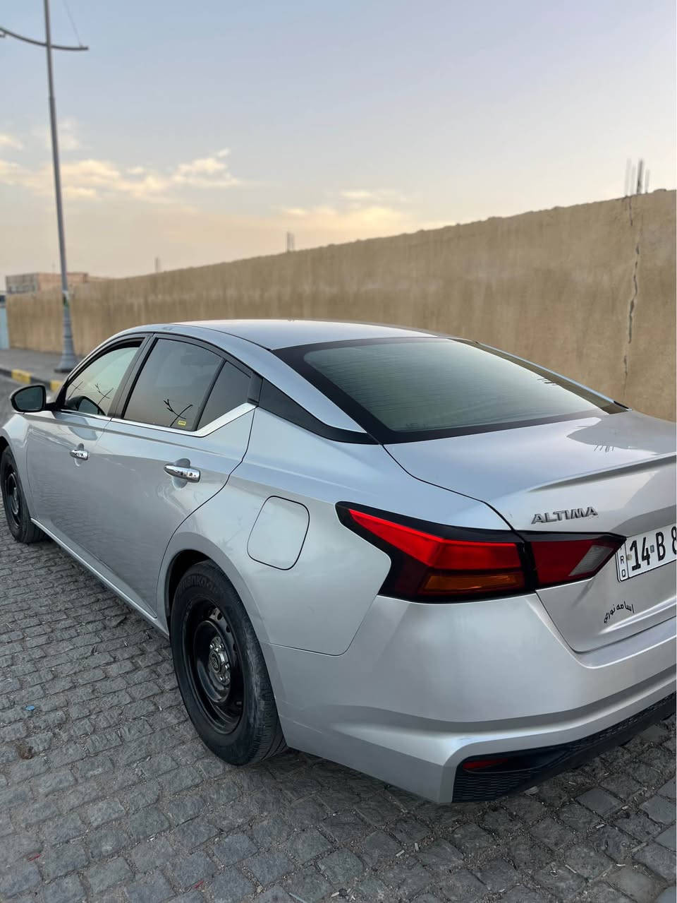 نيسان التيما موديل 23
وارد امريكي
رقم بصره معوقين وكالة عامة 

بجم كبس 
 الضرر خلفي جاملق
مكينه ٤ سلندر ٢٥٠٠
تو ويل 
مواصفات S
تشغيل.عن بعد 
بصمه 
نظام قيادة سبورت
سياره جاهزه وكامله 
ماشيه ٤٩ 
مكاني البصره مركز
***********
سعرها ١٤٨ وبيها مجال شي قليل البصرة, العراق
