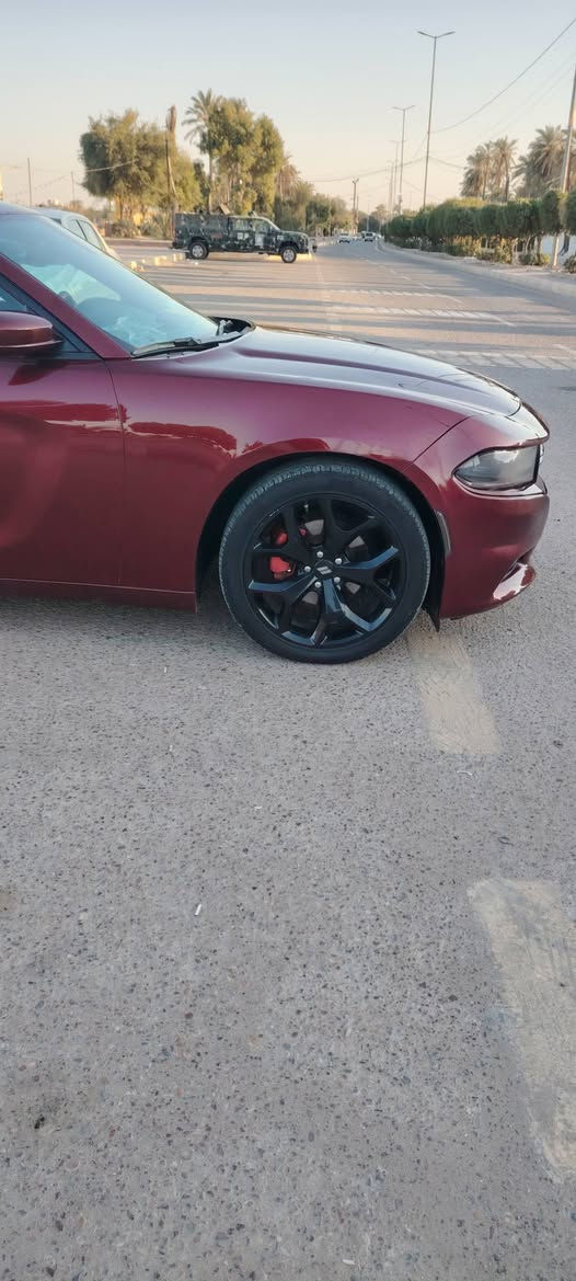 يا الله سلام عليكم سياره البيع موديل 2017 اصل رقم بغداد انكليزي سنوية ل30 مكنية 360 تو ويل سياره جاهزة تخم تاير حداديه جديده تبريد مكينه كير سياره مال بيت ما مشتغلة خط حادثهة جاملغ وباب صبغ صور المريكة بل منشور سيارة كشل جديدة سعر 175 بيهة مجال قليل الاستفسار *********** مكان ميسان
