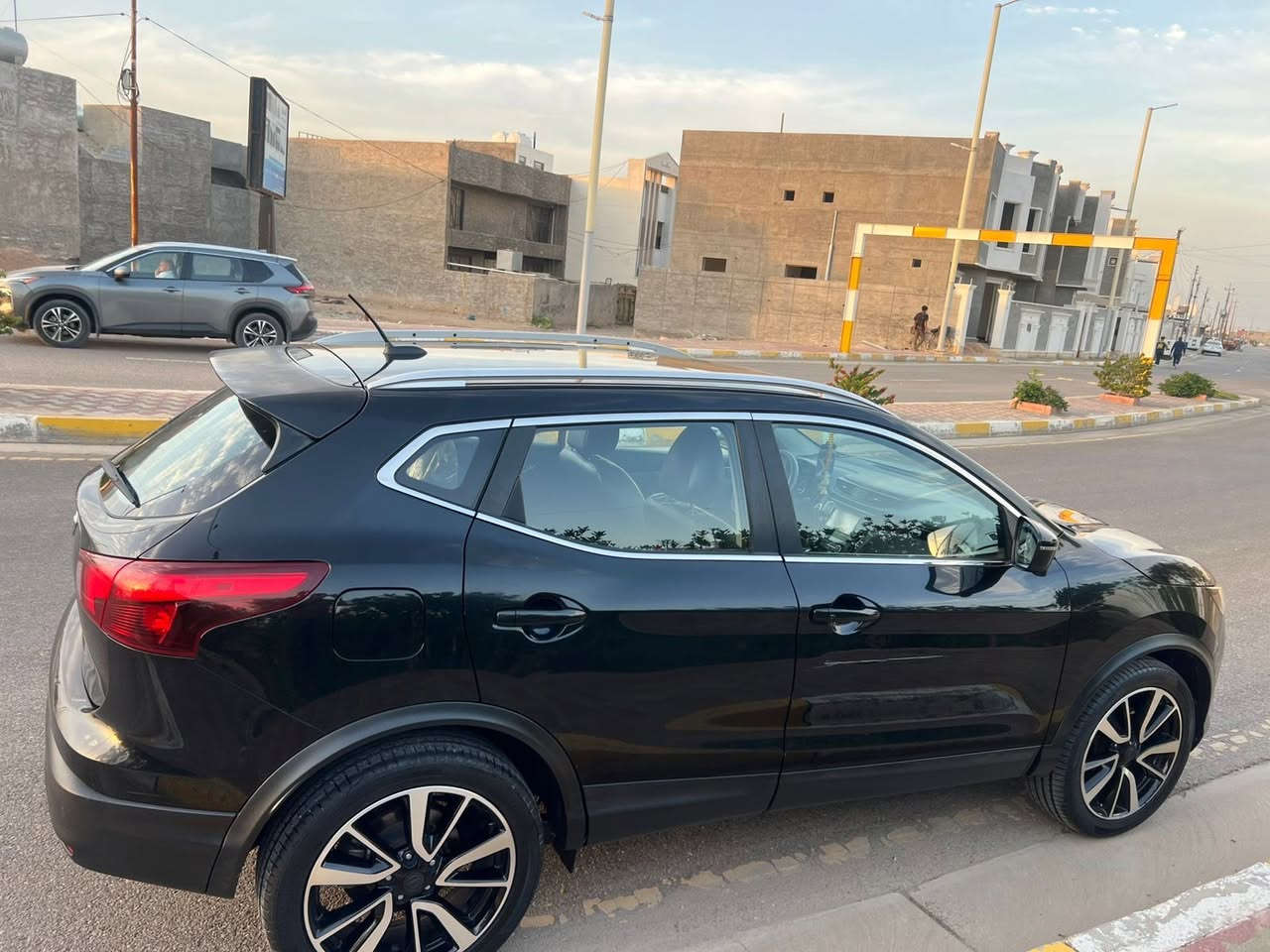 مكلف بالنشر الرجاء الاتصال عالرقم(***********)
 للبيع او مراوس حسب القناعة نيسان روج وارد أمريكي موديل (2017) فول مواصفات 1/1 كلين بدون حادث فقط كلير من امريكا قطعتين والباقي مكفوله ماشيه (90) سيارة جاهزه خير من الله بسمي تحويل مباشر /العنوان -بغداد العامرية/السعر (158$) ورقة وبيها مجال الاتصال عالرقم (***********)
