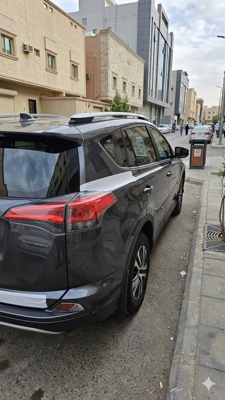 سلام عليكم RAV 4 موديل 2017 للبيع 
السيارة فئة LE ضرر السياره تبديل 3 قطع بلاديات نفس اللون 
بدون دواخل بدون لغود السياره حلوه وجديده 
محرك وكير شرط كفاله تبريد ثلج الحداديه جديده 
رقم صلاح الدين رقم وسنويه وهزه جديده 
مكان السياره سامراء 
السعر 145 $  للإستفسار خاص او اتصل على الرقم 
***********
