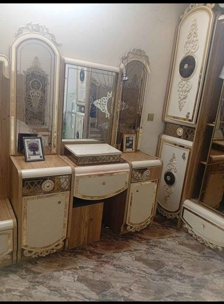 من رخصة الادمان غرفة اخشاب تركية للبيع السعر مليون وبيهة مجال بسيط رقم هاتف وتساب***********
