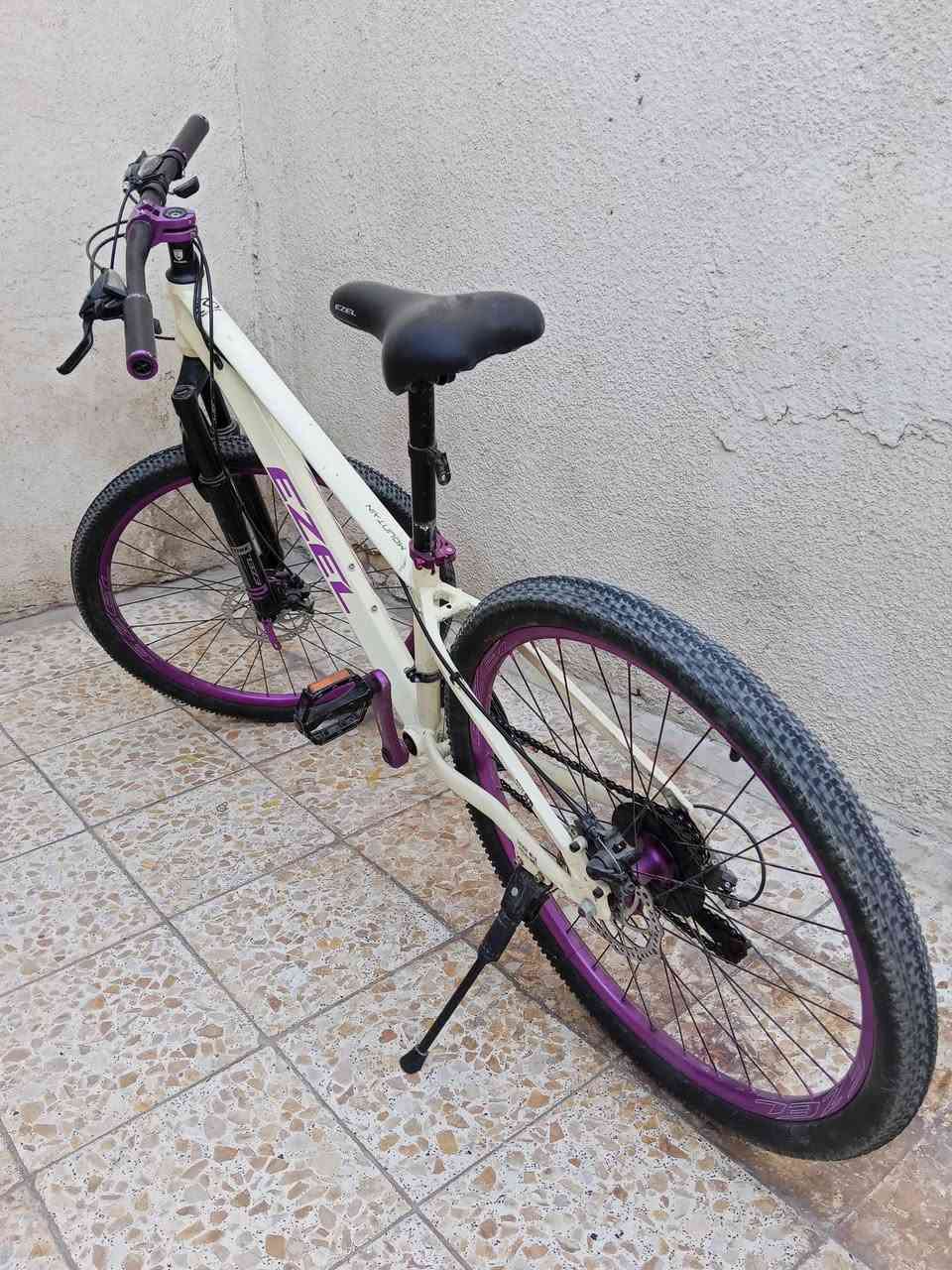 السلام عليكم
بايسكل جبلي 26 نوع المنيوم خفيف جدا 
7 سرعات ب3 اماميات 
السعر 150 وبي مجال 
مكان ناصريه حي اريدو


**إذا كنت صاحب هذا الإعلان وتريد حذفه لأي سبب، رجاءا أرسل رسالة إلى الدعم الفني**