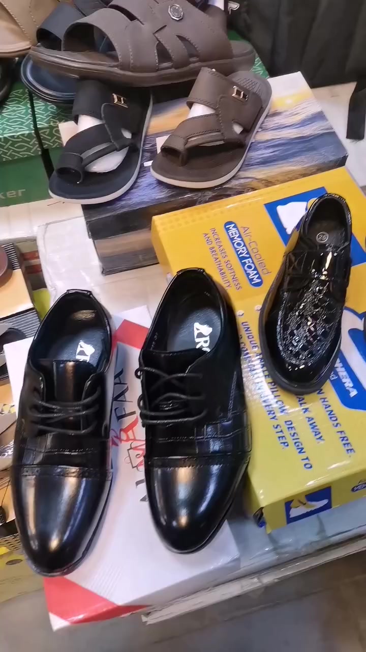 متوفر الان للمناسبات الرسمي شبابي ولادي طفل كل ماهوو جديد واتساب *********** للحجز
