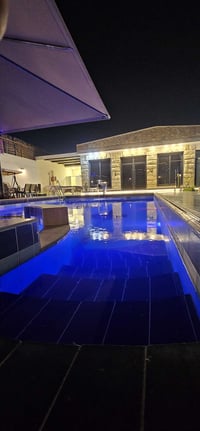 متوفرة شفتات صباحي ومسائي وكافة الايام للحجز وتساب 07701652551 بغداد ا...