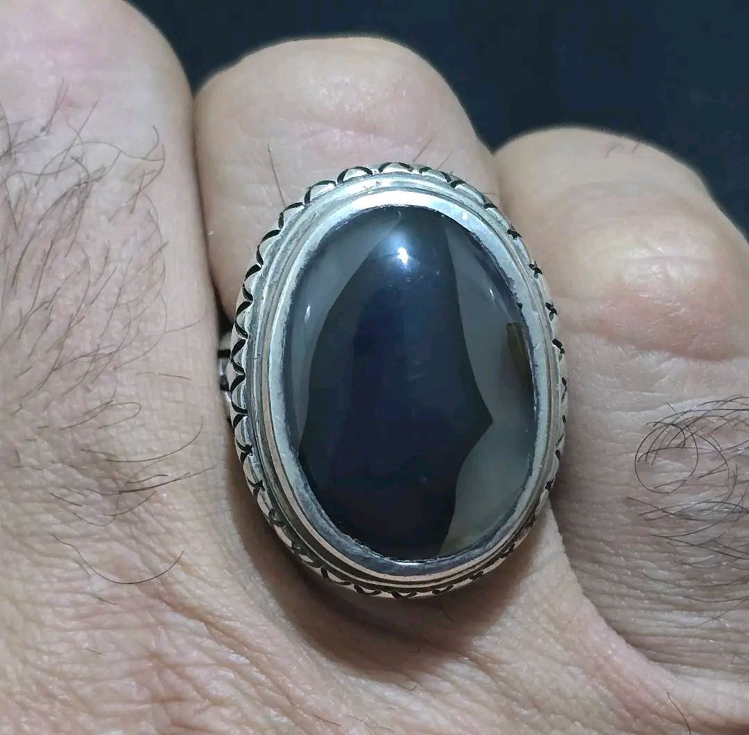 لوحة فنيه من نوادر العقيق اليماني المصور الواضح 
مقاس الحجر 25 ملم 
مقاس الخاتم 23
وزن الخاتم 36 غرام صياغة الشمري 

للاستفسار والحجز خاص


**إذا كنت صاحب هذا الإعلان وتريد حذفه لأي سبب، رجاءا أرسل رسالة إلى الدعم الفني**