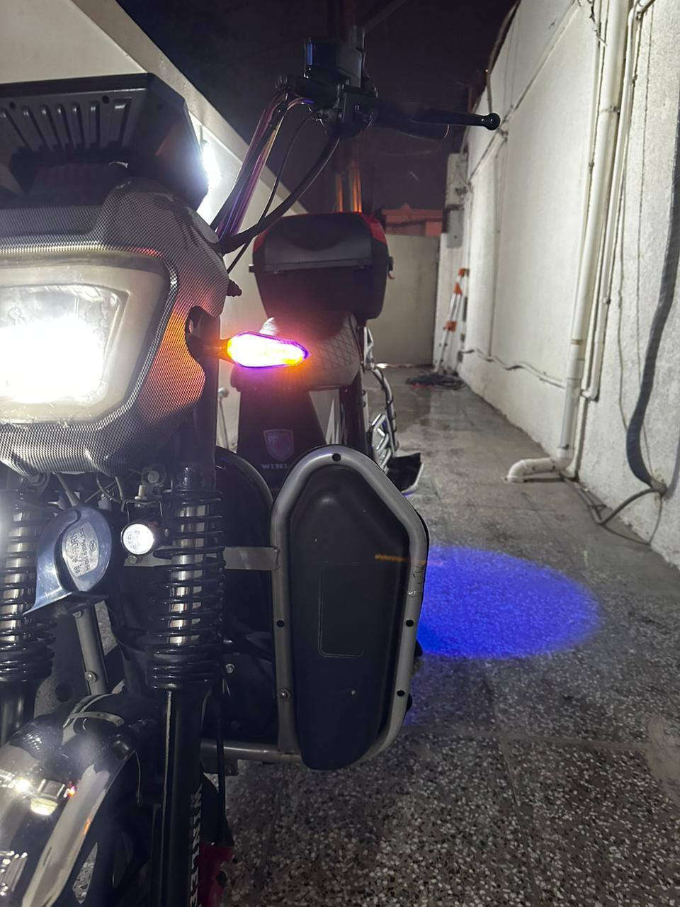 سلام عليكم دراجه شحن نوع هارلي  دراجه مستخدمه ع فحص كلها كامله  تجي وشوف بعينك  وصل شراء موجود بسمي مواصفاتها 👍

موديل 2025

بطاريات 6 دبل كبار  

السرع 4

السرعه 90 
دبل إشاره امامي وخلفي 

رجوع الخلف نضام R

لايتات عالي ناصي 

دراجه تحمل اوزانً عاليه 

بريكات دهن دسكات هدروليك 

تشغيل عن بعد 

جهاز إنذار السرقه 

قفل ستيرن 

ستاندات 2 
تعليق + صفح 
دراجه جاهزه
سعر 600 بيها مجال
بغداد حي الجامعه
***********
