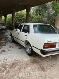 كرونا للبيع مصبوغه عام جماليه معمره تعمير درجه اولى تخم تاير محرك جديد...