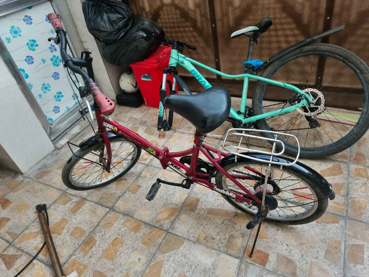 بايسكل طبك ياباني حجم 20 
السعر 60 قفل


**إذا كنت صاحب هذا الإعلان وتريد حذفه لأي سبب، رجاءا أرسل رسالة إلى الدعم الفني**